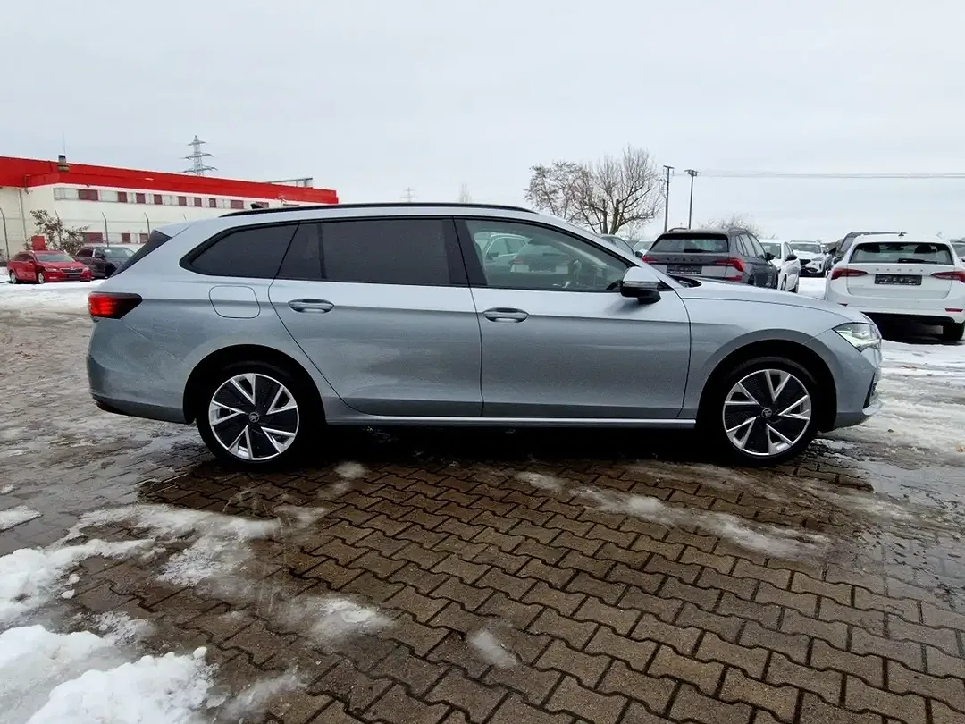 Skoda Superb - Thumbnail 6