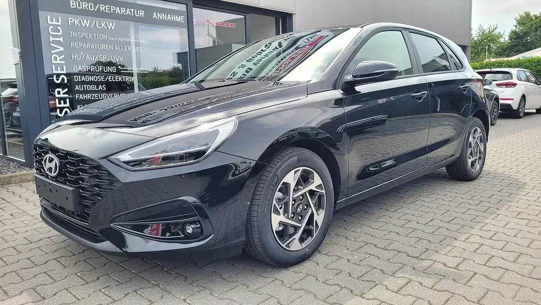 Hyundai i30 - Thumbnail 1