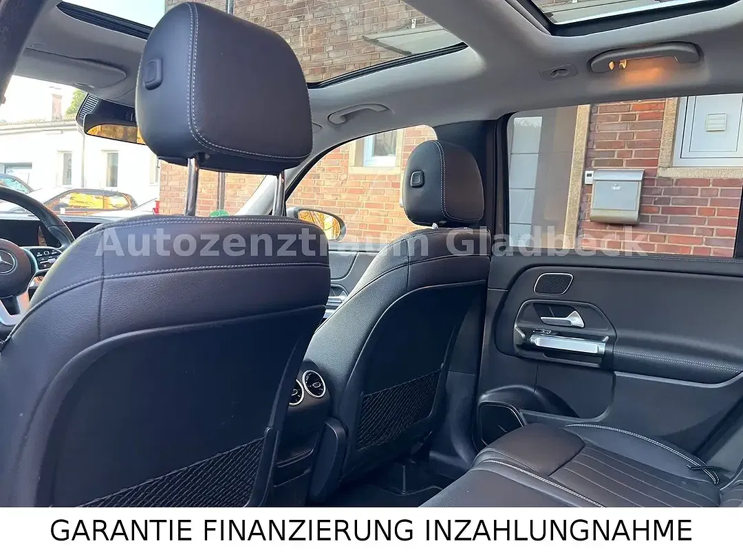 Mercedes-Benz GLB 200 - Thumbnail 12
