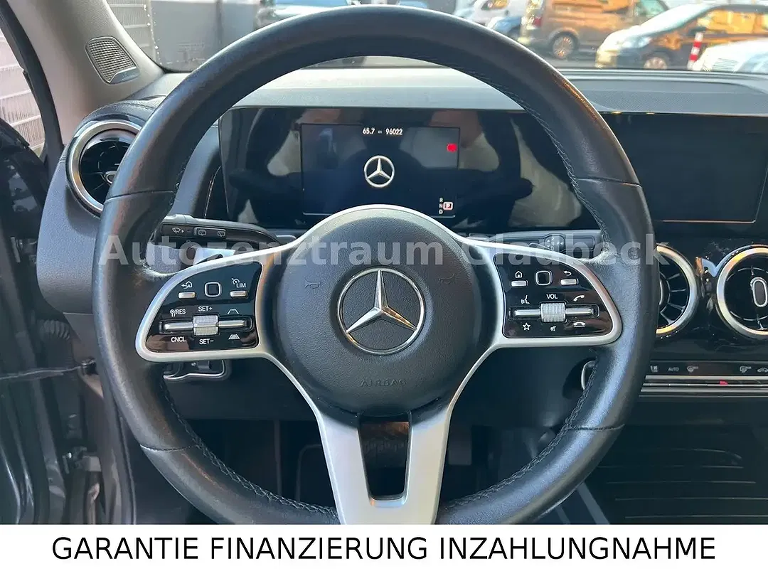 Mercedes-Benz GLB 200 - Thumbnail 14