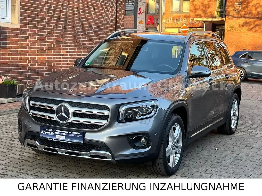 Mercedes-Benz GLB 200 - Thumbnail 2