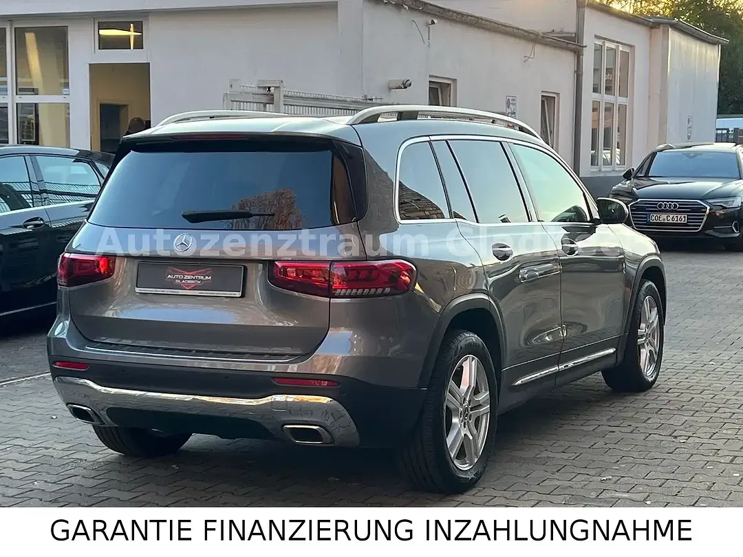Mercedes-Benz GLB 200 - Thumbnail 3