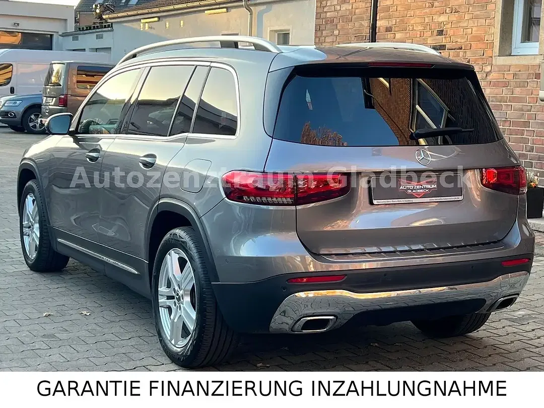 Mercedes-Benz GLB 200 - Thumbnail 4