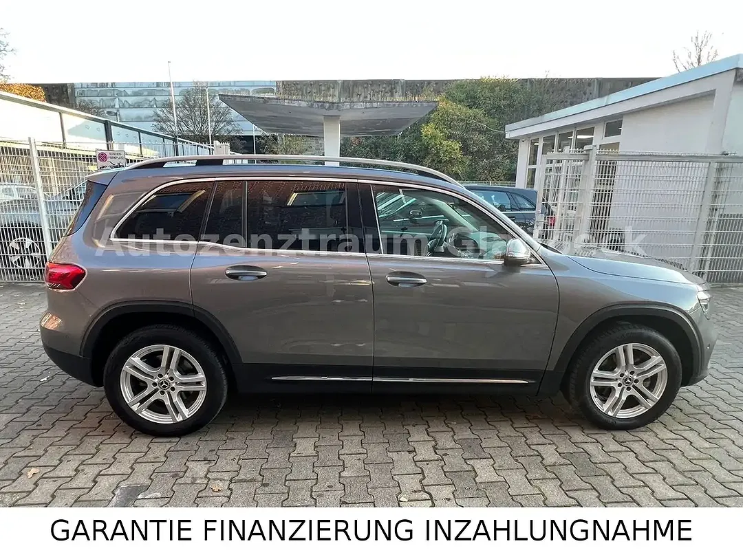 Mercedes-Benz GLB 200 - Thumbnail 9