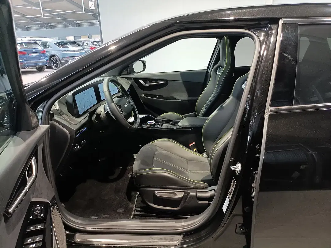 Kia EV6 - Thumbnail 8