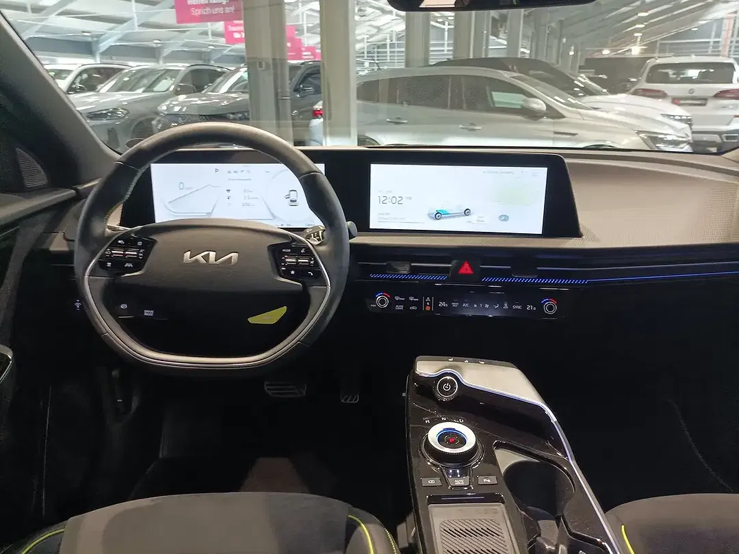 Kia EV6 - Thumbnail 9