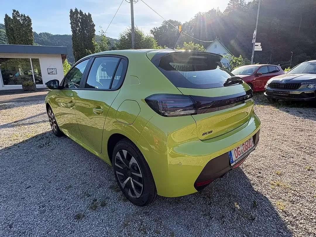 Peugeot 208 - Thumbnail 5