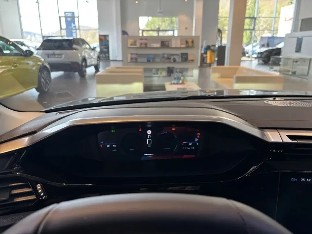 Peugeot 308 - Thumbnail 11