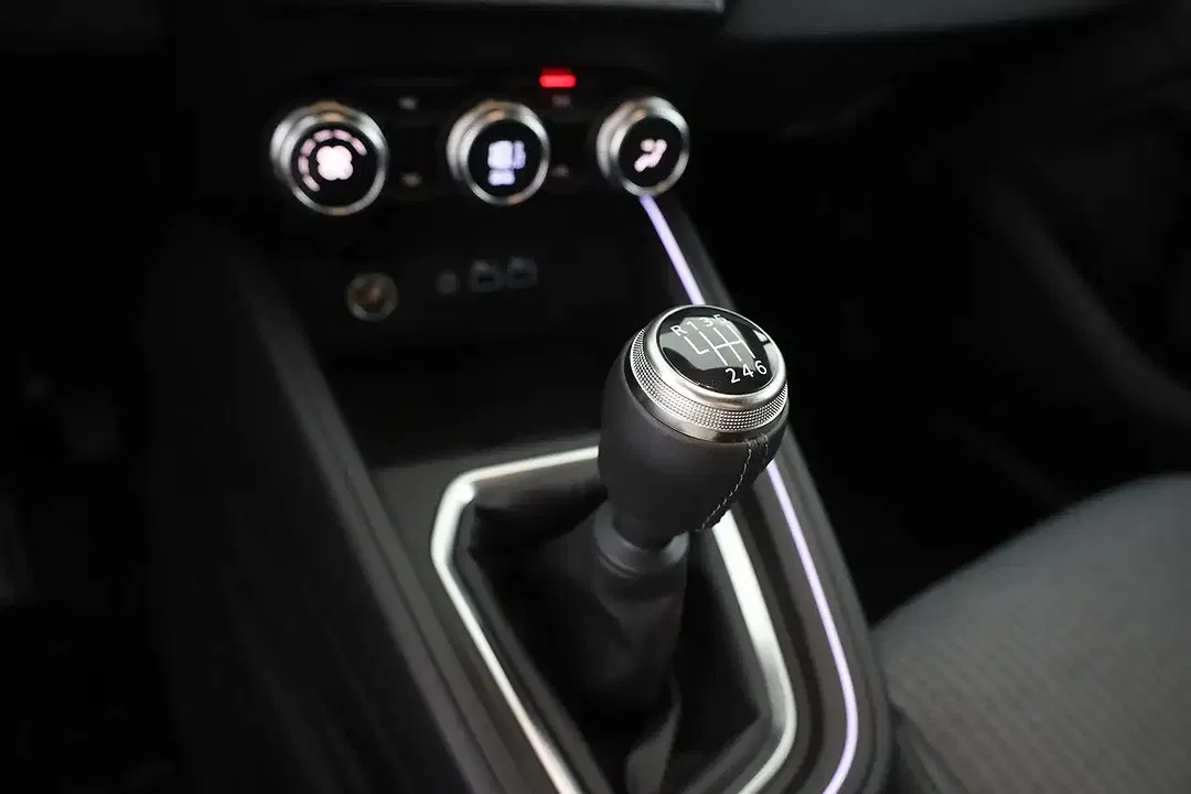 Renault Clio - Thumbnail 12