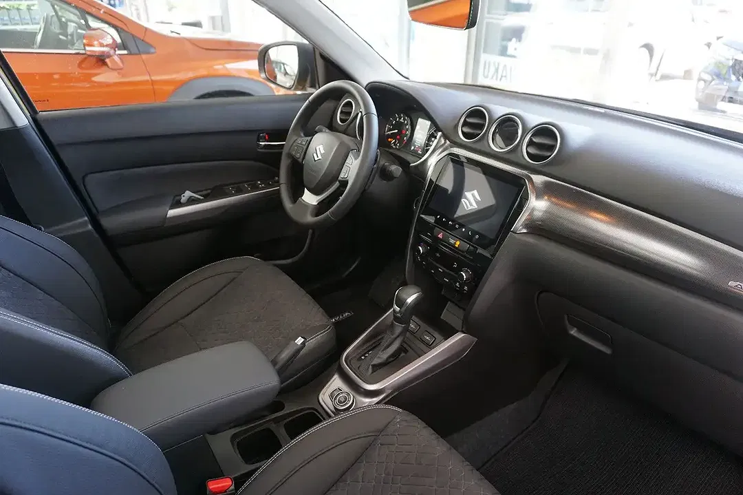 Suzuki Vitara - Thumbnail 12