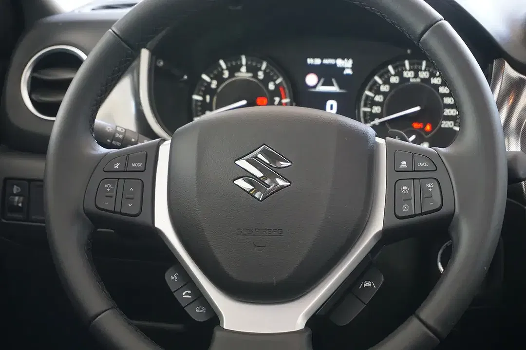 Suzuki Vitara - Thumbnail 9