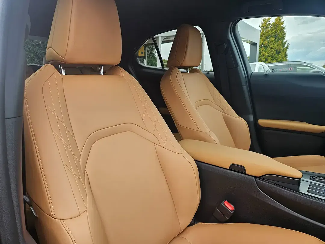 Lexus UX 300h - Thumbnail 13