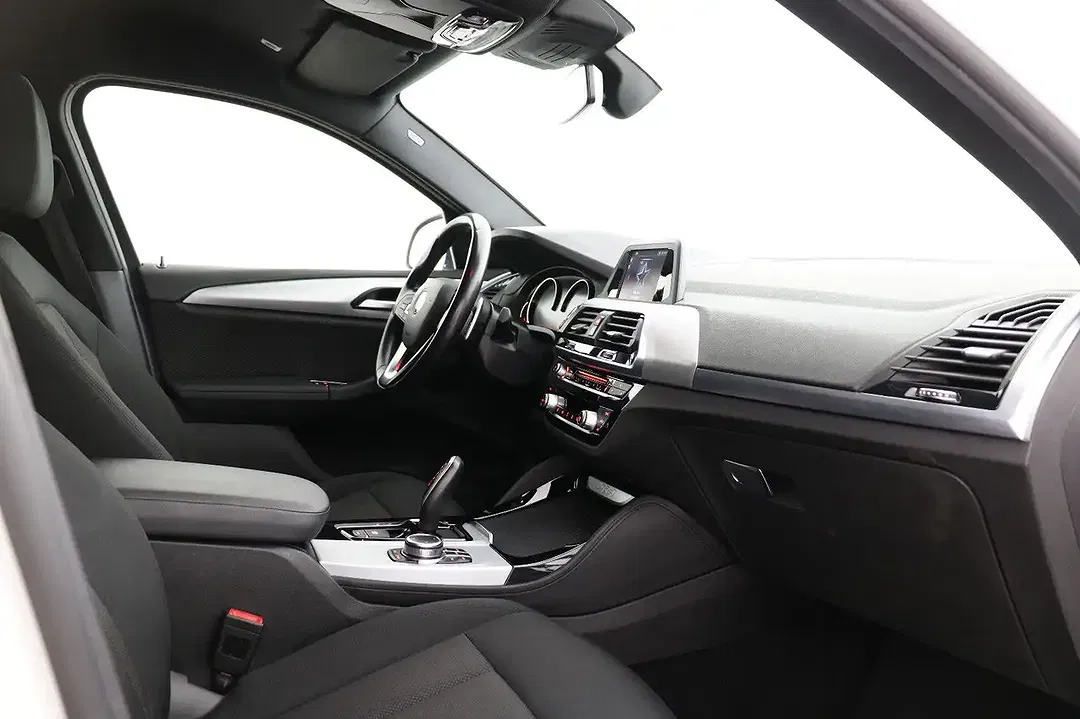 BMW X4 - Thumbnail 10
