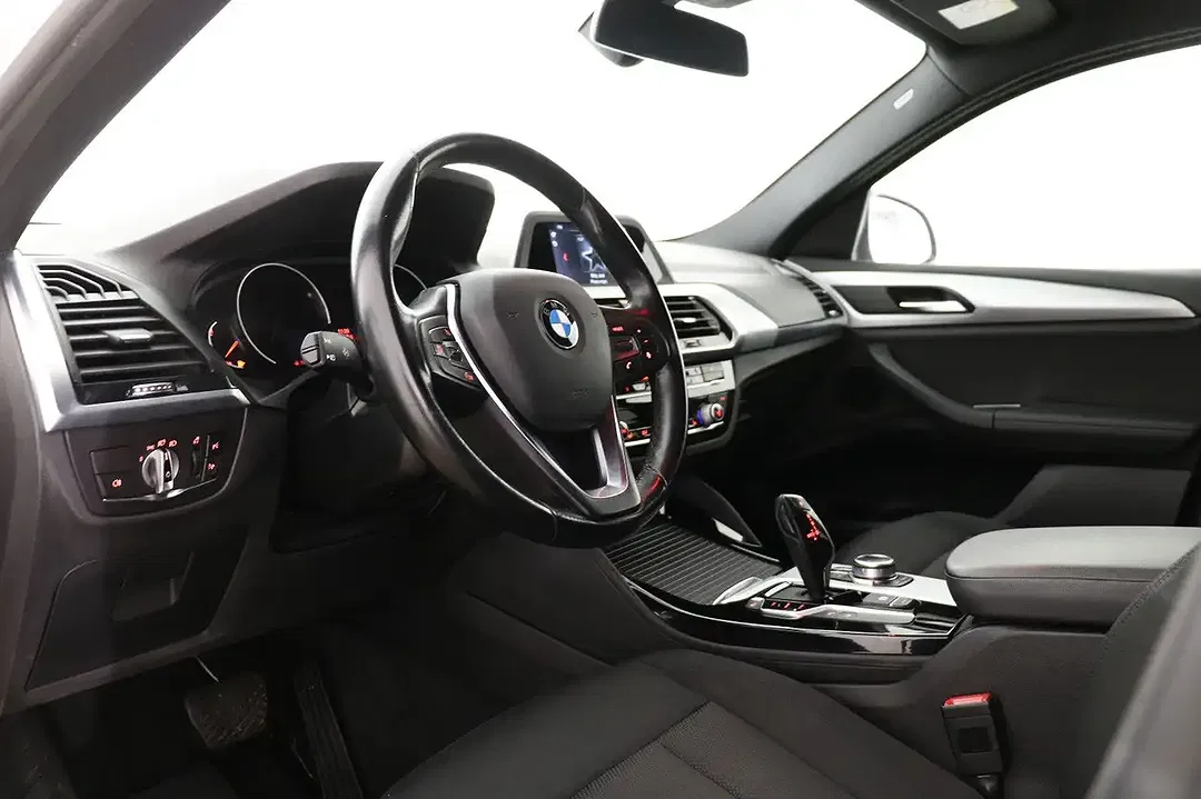 BMW X4 - Thumbnail 13