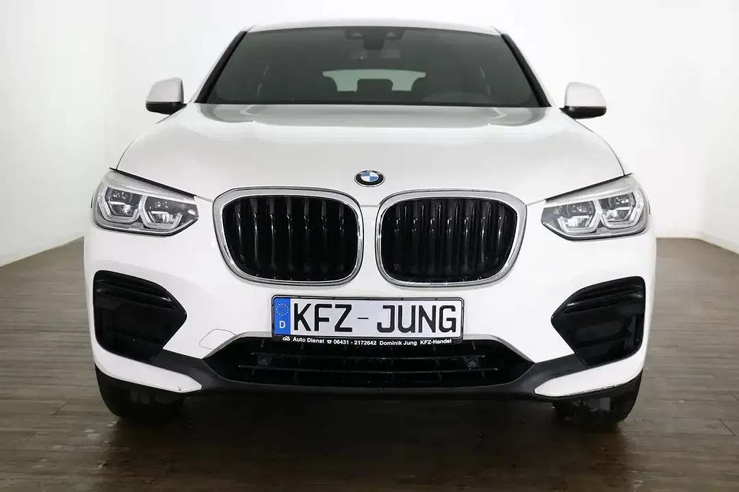 BMW X4 - Thumbnail 3