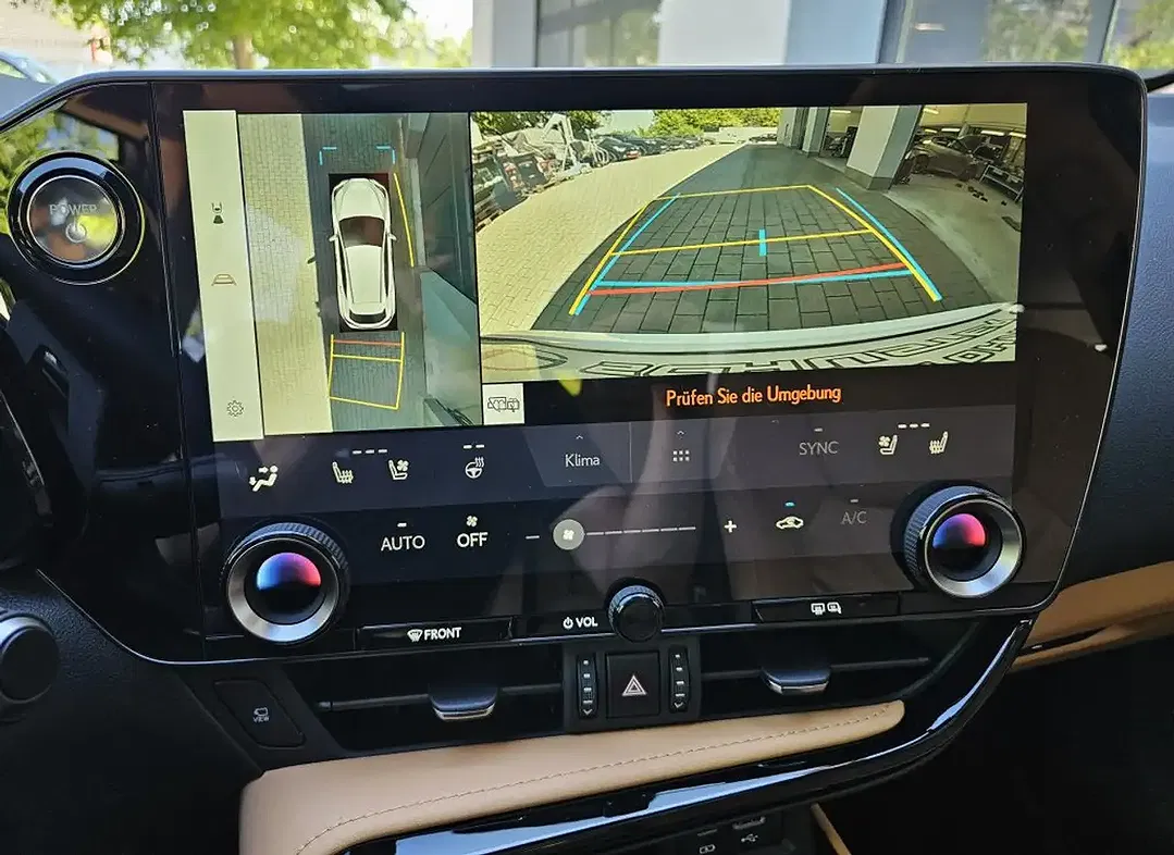 Lexus NX 450h+ - Thumbnail 11