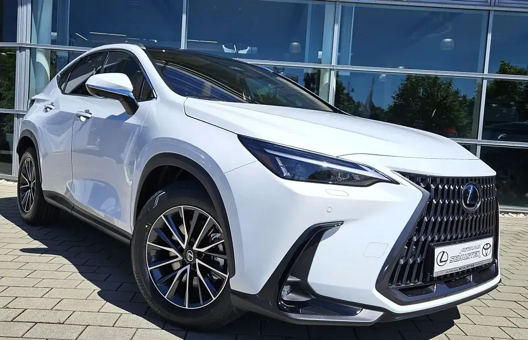 Lexus NX 450h+ - Thumbnail 2