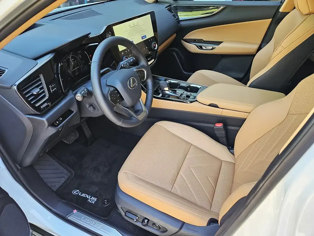 Lexus NX 450h+ - Thumbnail 5