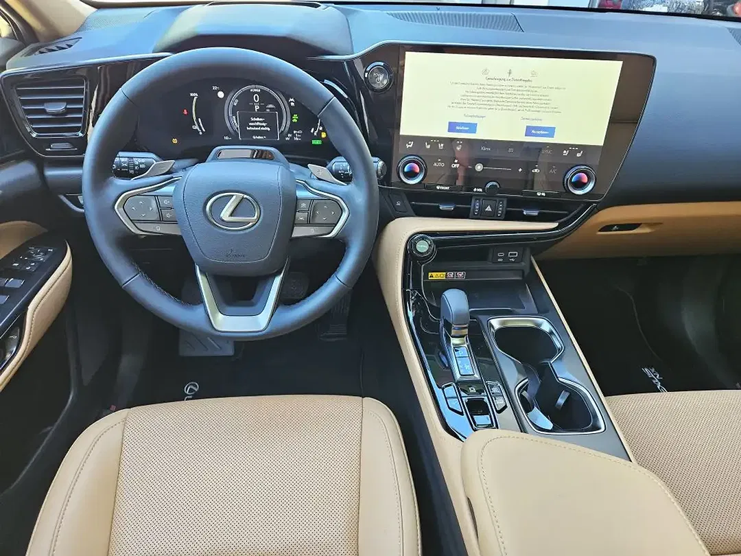 Lexus NX 450h+ - Thumbnail 7