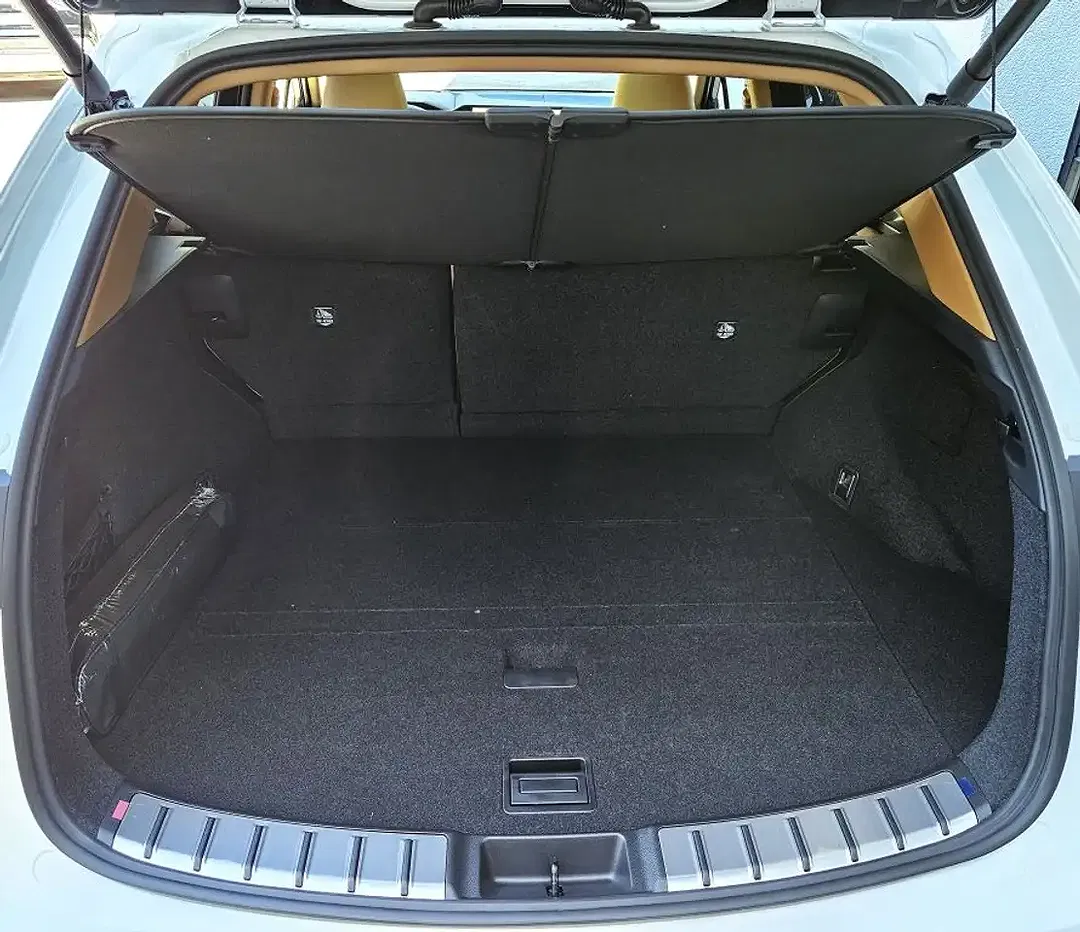 Lexus NX 450h+ - Thumbnail 8