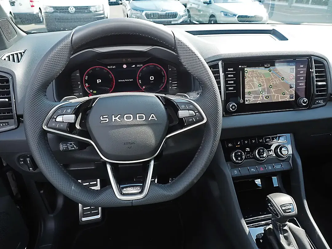 Skoda Karoq - Thumbnail 4