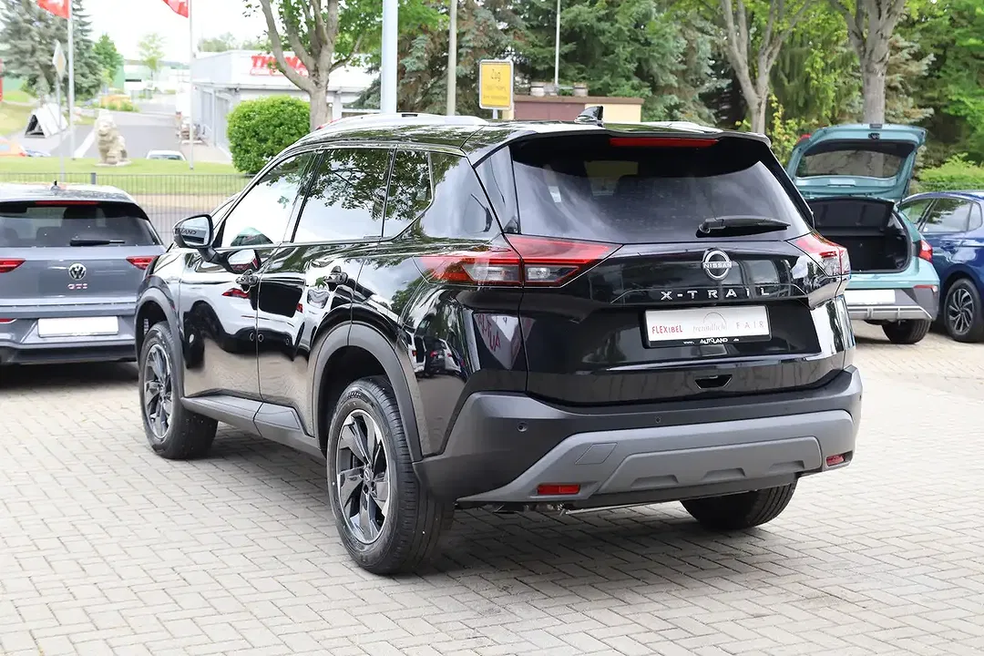 Nissan X-Trail - Thumbnail 2