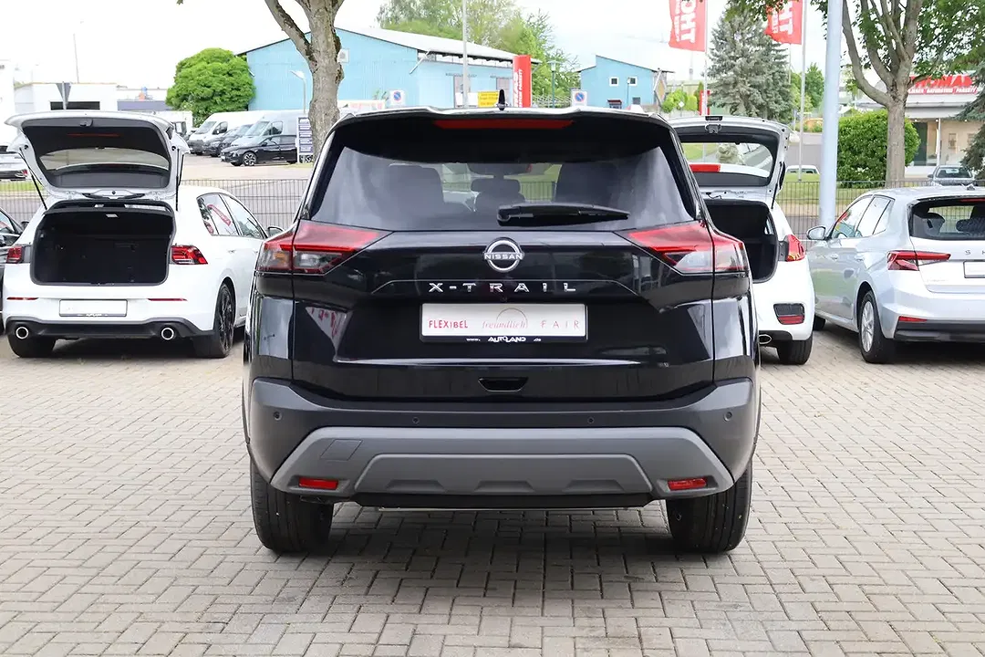 Nissan X-Trail - Thumbnail 3
