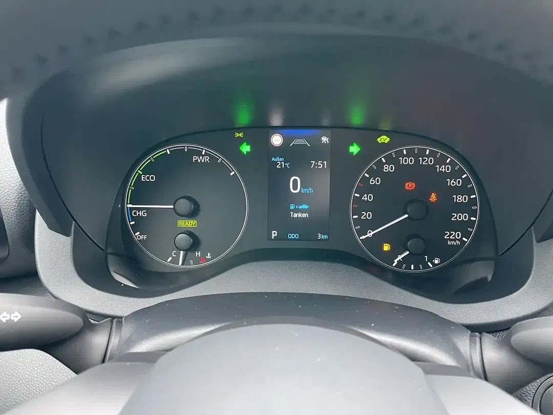 Toyota Yaris - Thumbnail 14