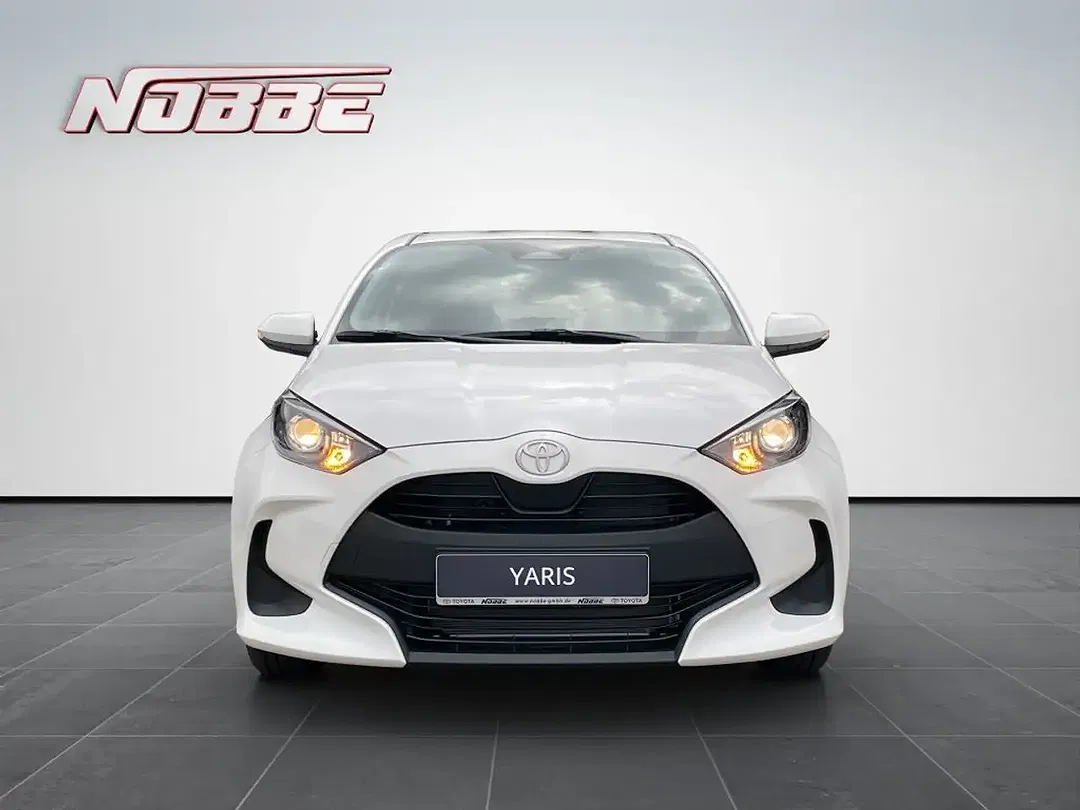 Toyota Yaris - Thumbnail 8