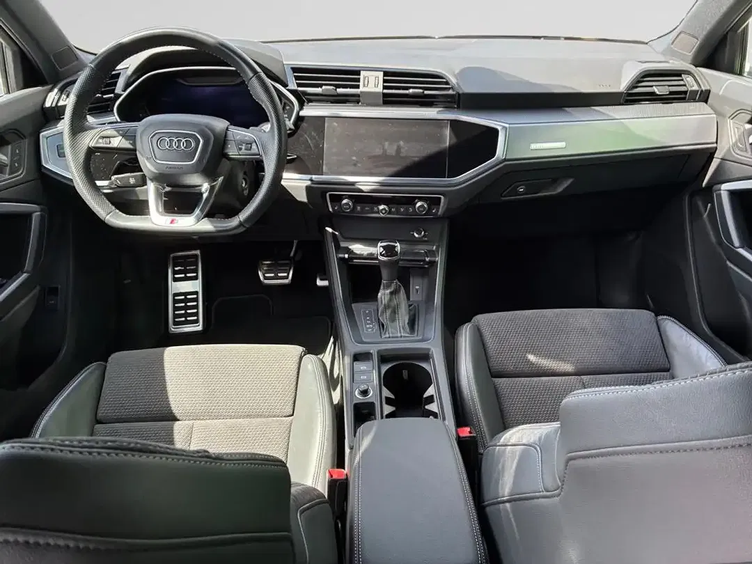 Audi Q3 - Thumbnail 4