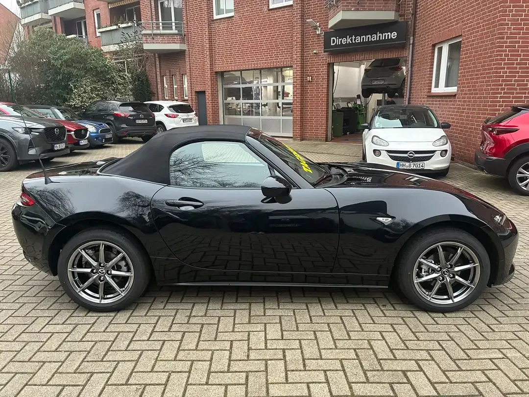 Mazda MX-5 - Thumbnail 3