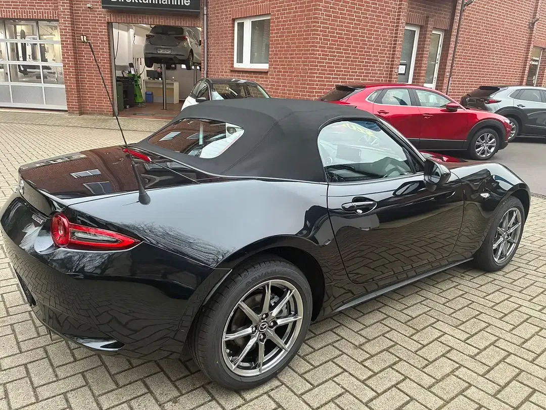 Mazda MX-5 - Thumbnail 4