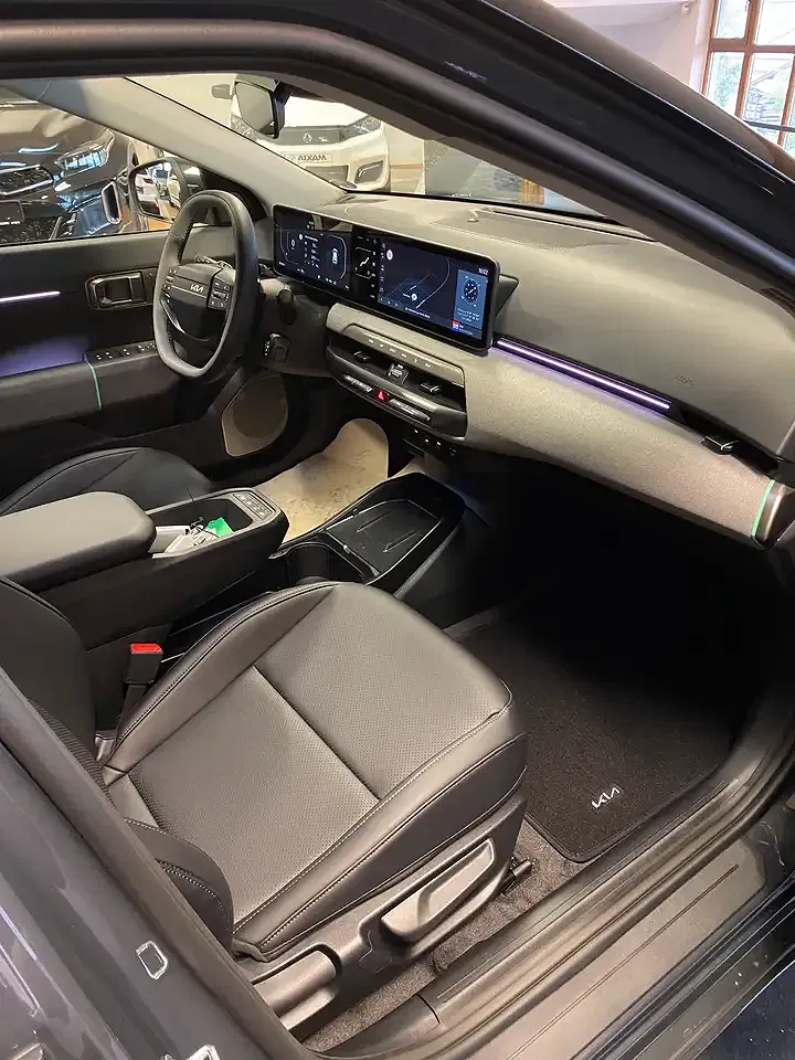 Kia EV4 - Thumbnail 11