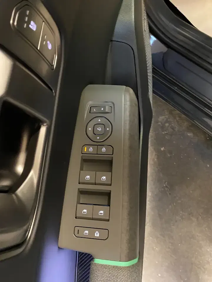 Kia EV4 - Thumbnail 15