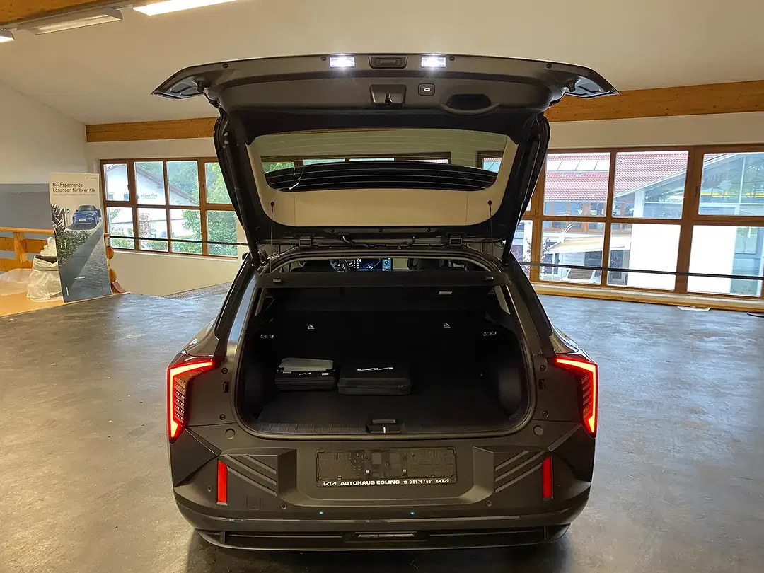 Kia EV4 - Thumbnail 5