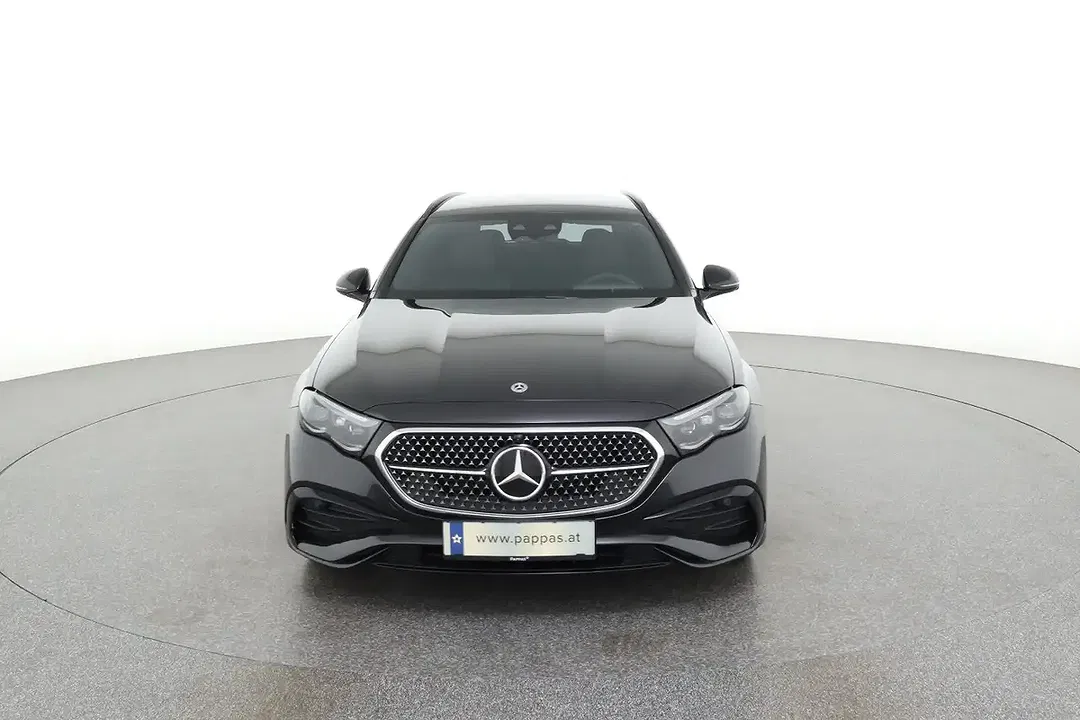 Mercedes-Benz E 220 - Thumbnail 2
