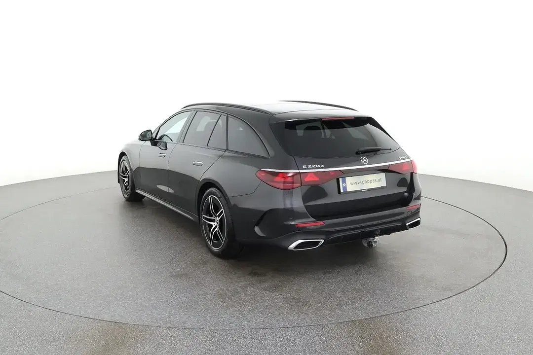 Mercedes-Benz E 220 - Thumbnail 4