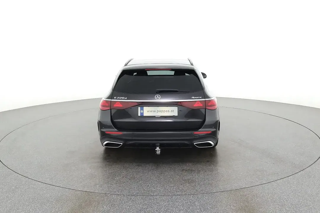Mercedes-Benz E 220 - Thumbnail 5
