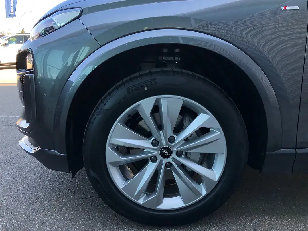 Audi Q6 e-tron - Thumbnail 4
