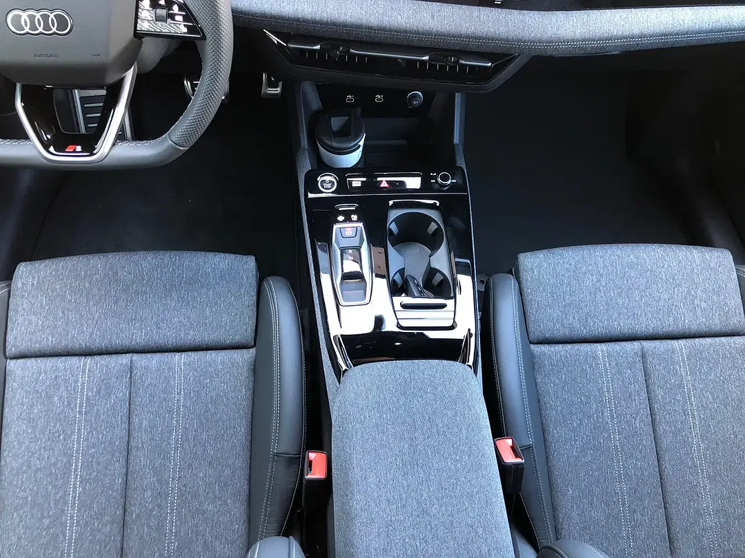 Audi Q6 e-tron - Thumbnail 7