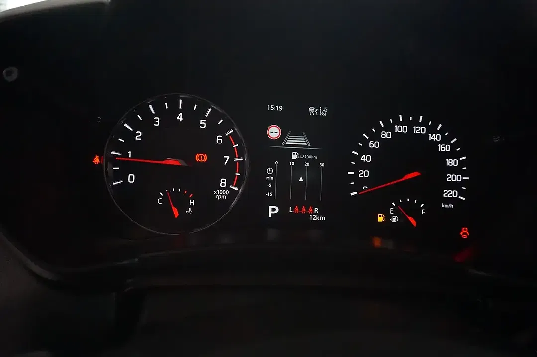 Suzuki Swift - Thumbnail 9
