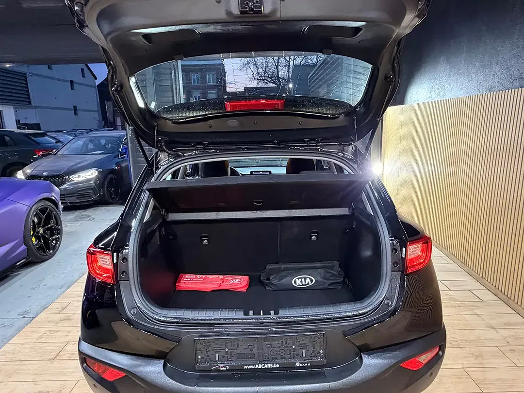 Kia Stonic - Thumbnail 11