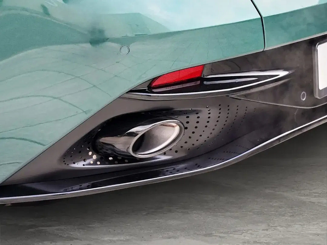 Aston Martin DB12 - Thumbnail 15