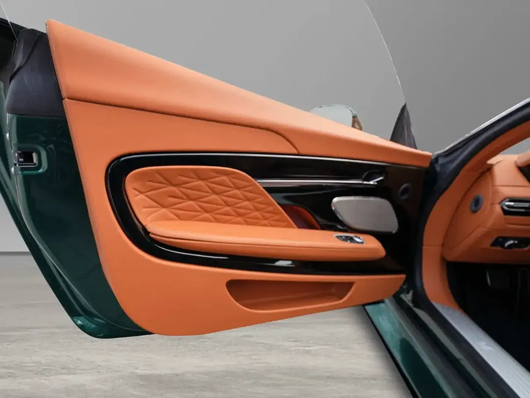 Aston Martin DB12 - Thumbnail 17