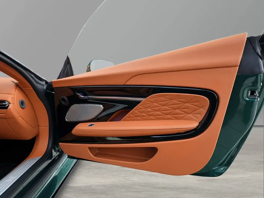 Aston Martin DB12 - Thumbnail 24