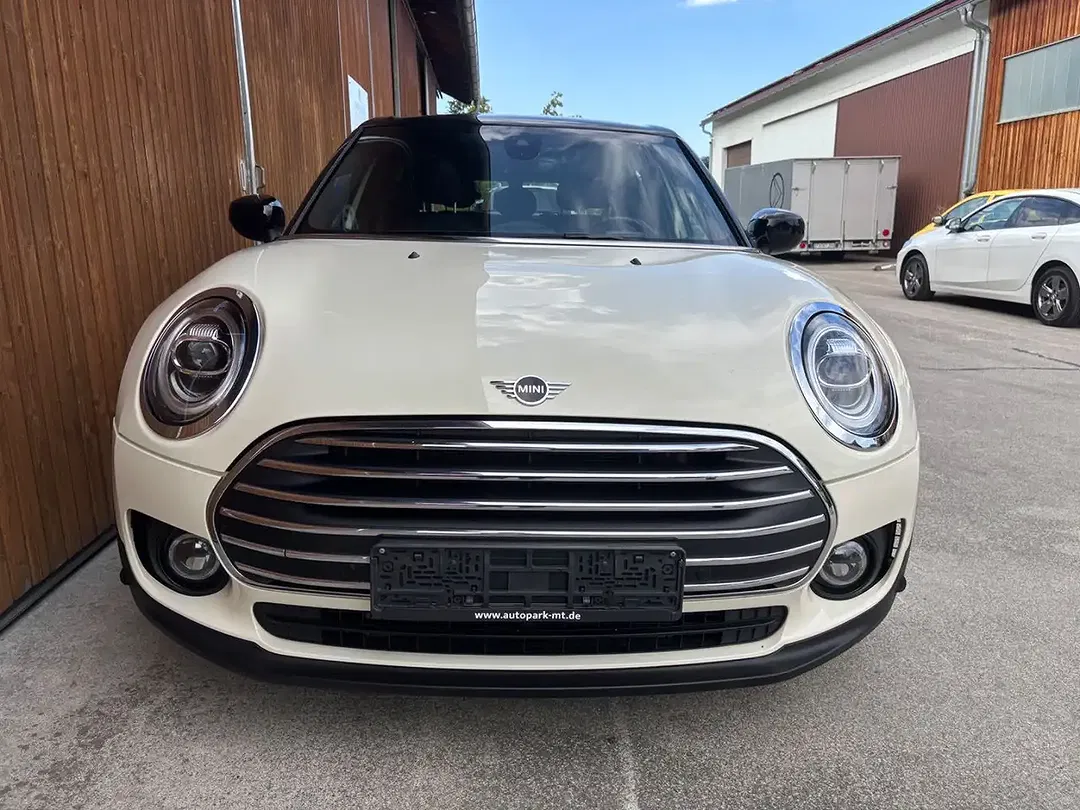 MINI Cooper Clubman - Thumbnail 2