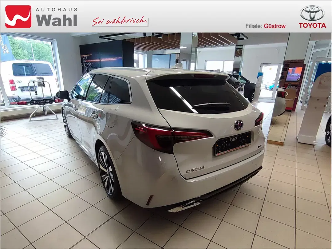Toyota Corolla - Thumbnail 2