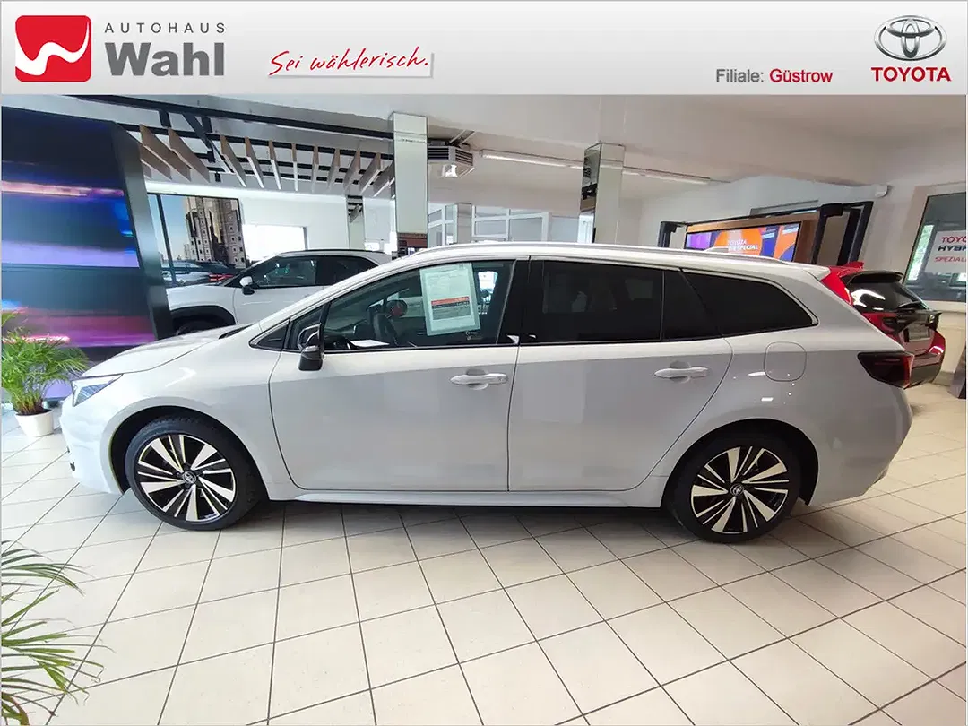 Toyota Corolla - Thumbnail 3