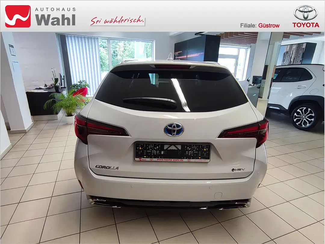 Toyota Corolla - Thumbnail 4