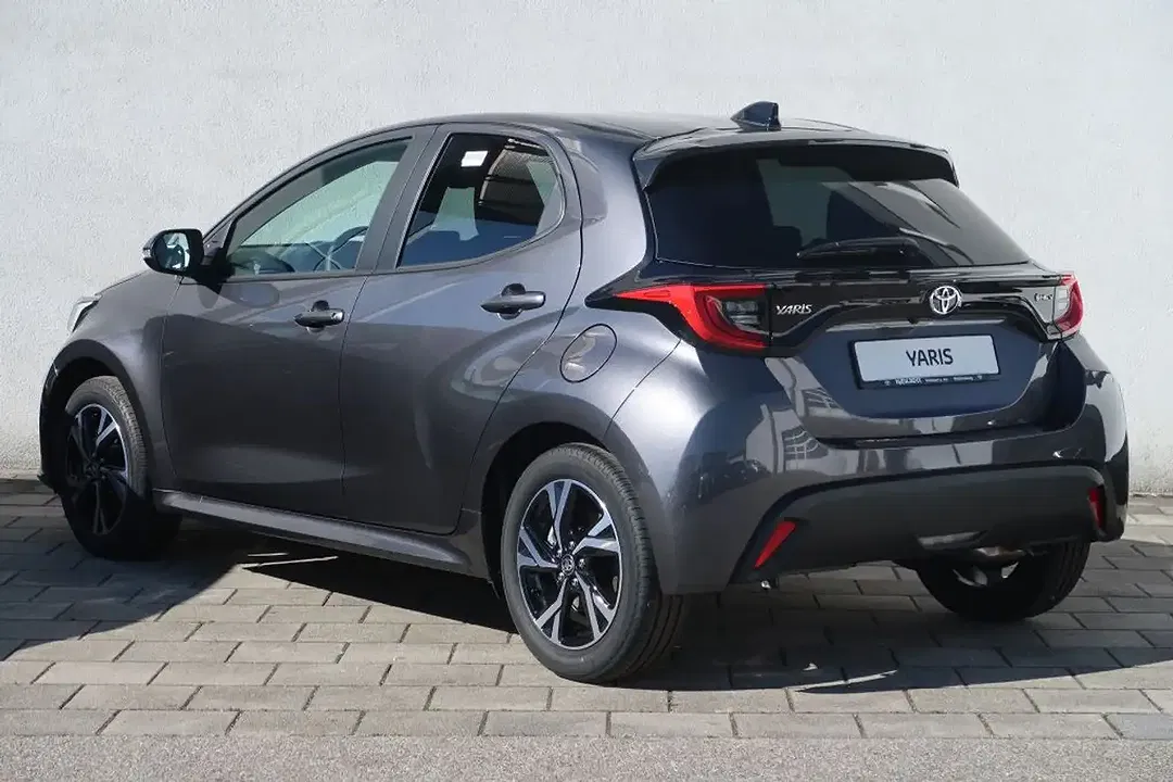 Toyota Yaris - Thumbnail 3